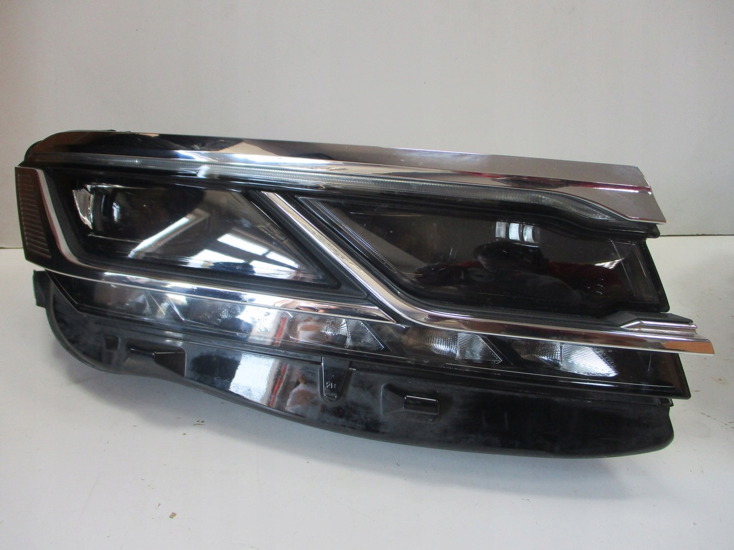 Lampa FULL LED TOUAREG 3 III 760 761941082 PRAWA Typ samochodu Samochody osobowe