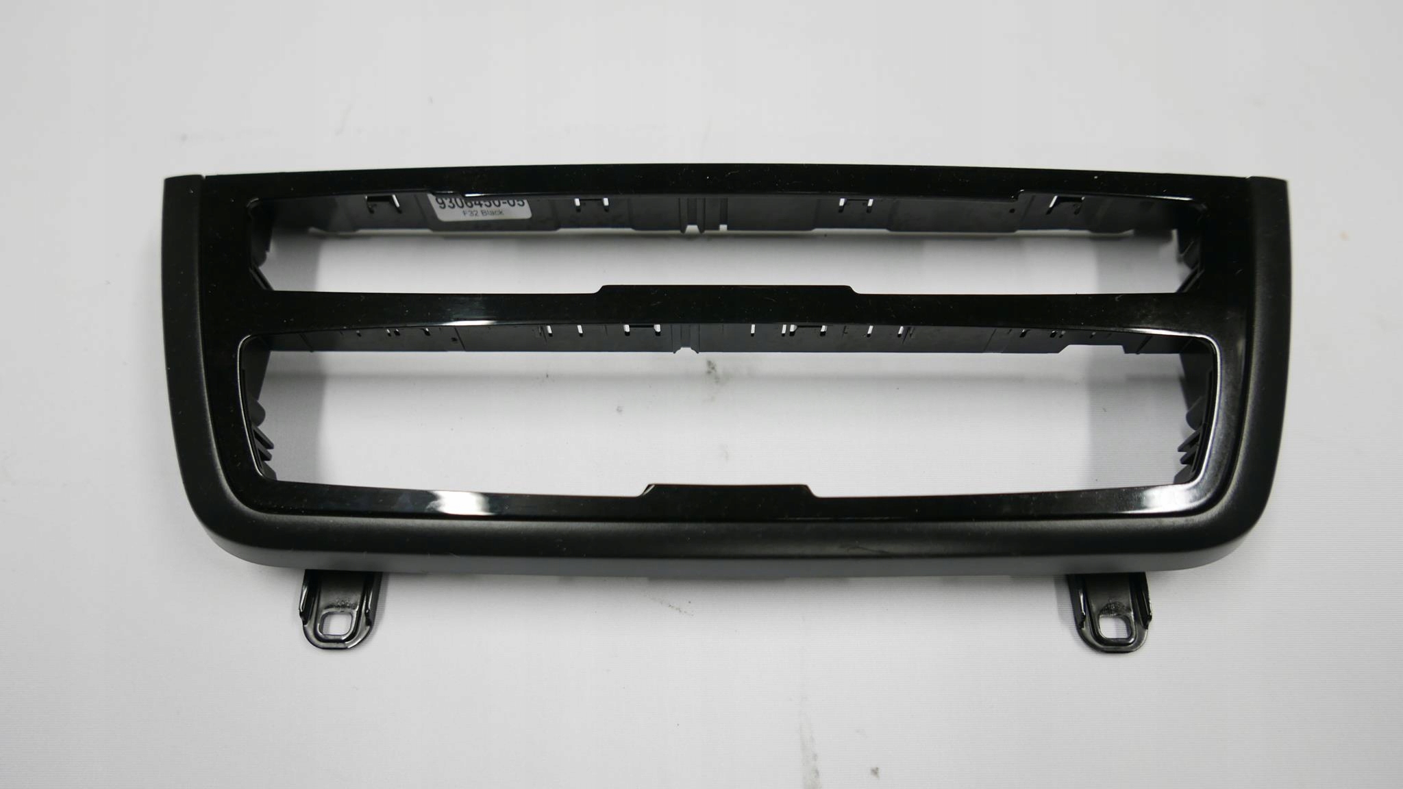 9306450 - BMW F32 рамка кондиціонера радіо