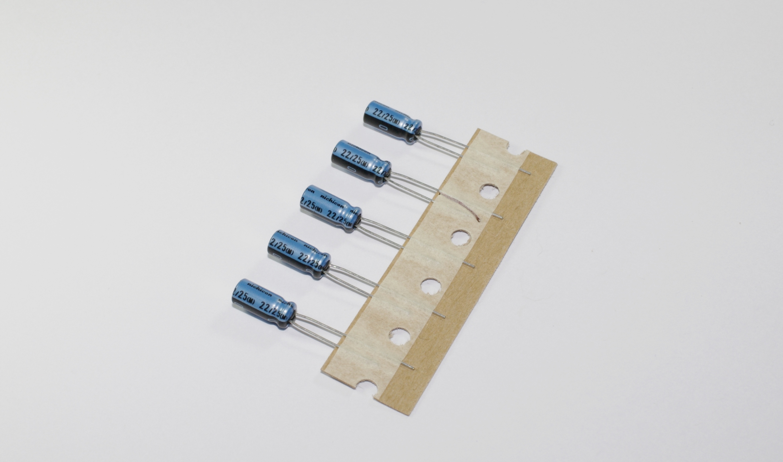 

Kondensator 22uF/25V Nichicon Ka Audio