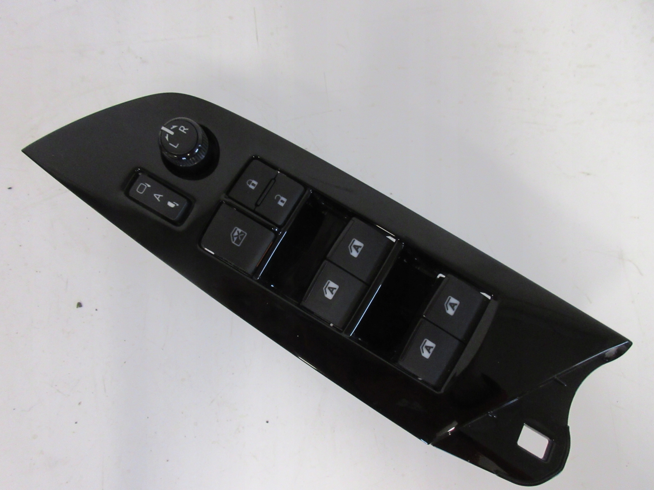 PRIUS IV ПЕРЕМИКАЧ ВІКНА ПЕРЕДНІЙ ЛІВИЙ