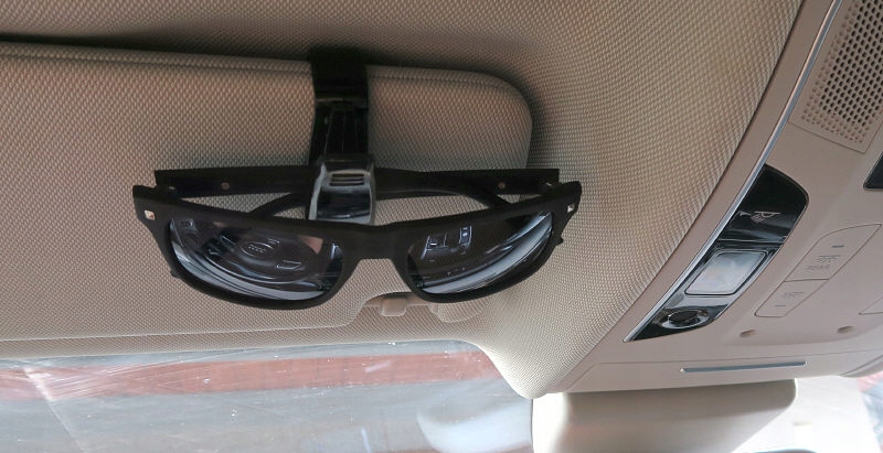 Uchwyt-klips na okulary do samochodu Numer katalogowy producenta 8711252074986