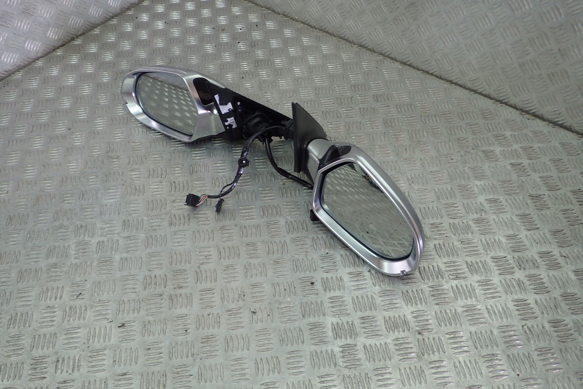 AUDI S6 C7 4G LUSTERKO ZEWNĘTRZNE PRAWE 14+2 PIN