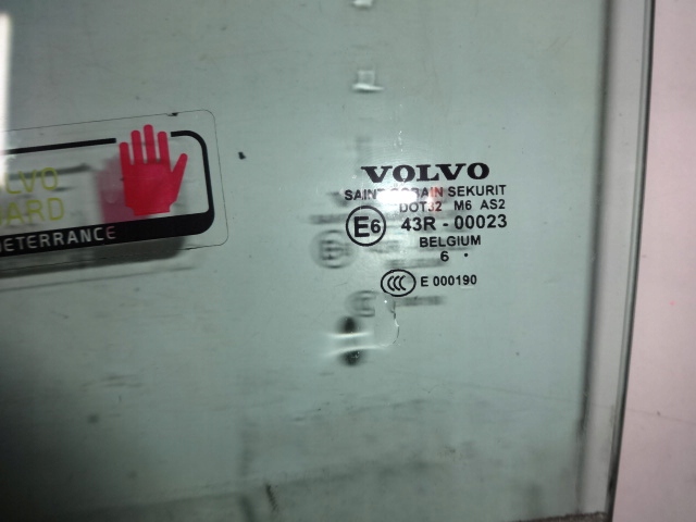 VOLVO C70 II 06r SZYBA DRZWI LEWA PRZÓD Strona zabudowy przód - lewa