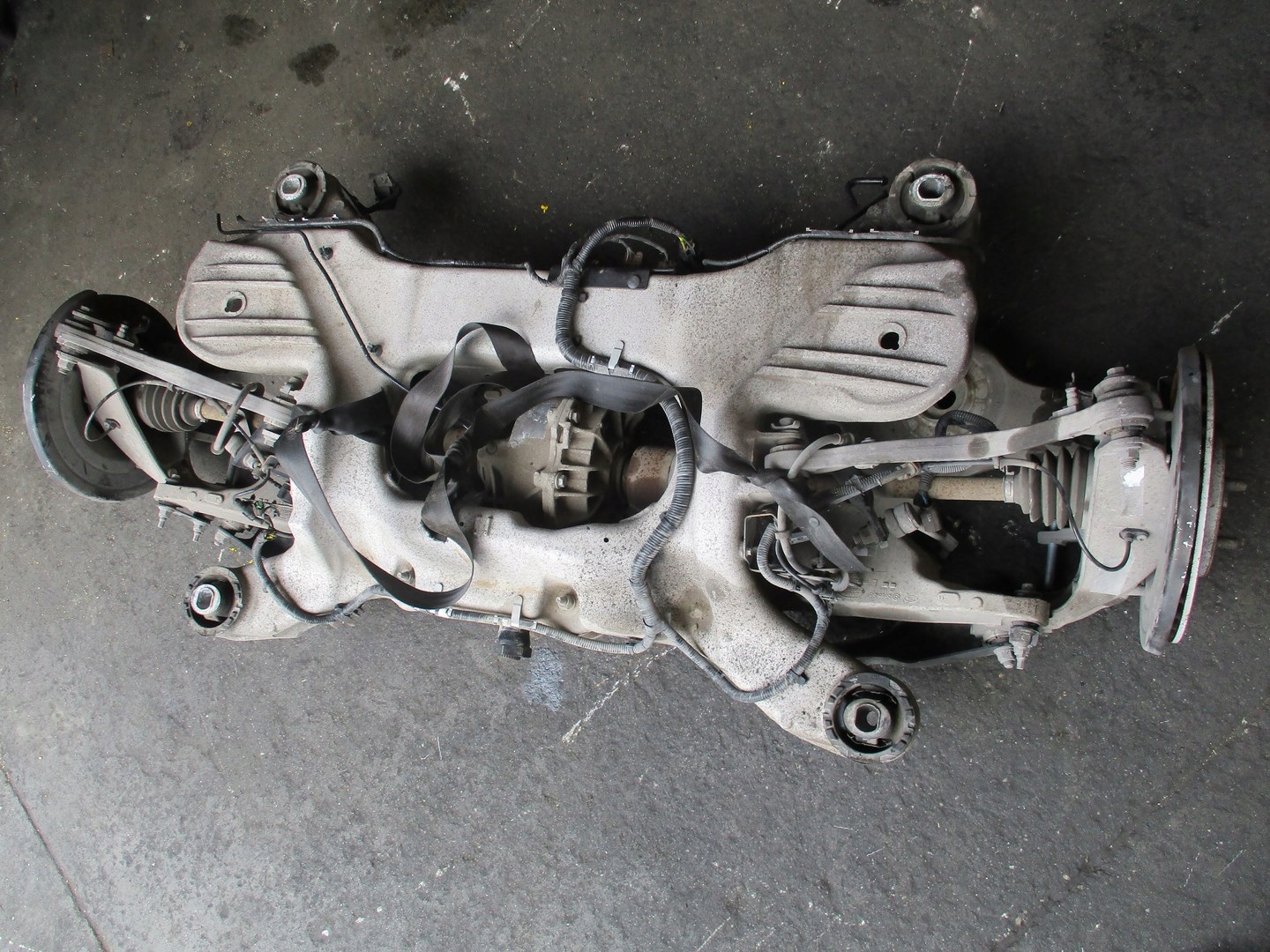 Zawieszenie tylne tył Range Rover Sport 3.0 D 14r Producent części Inny