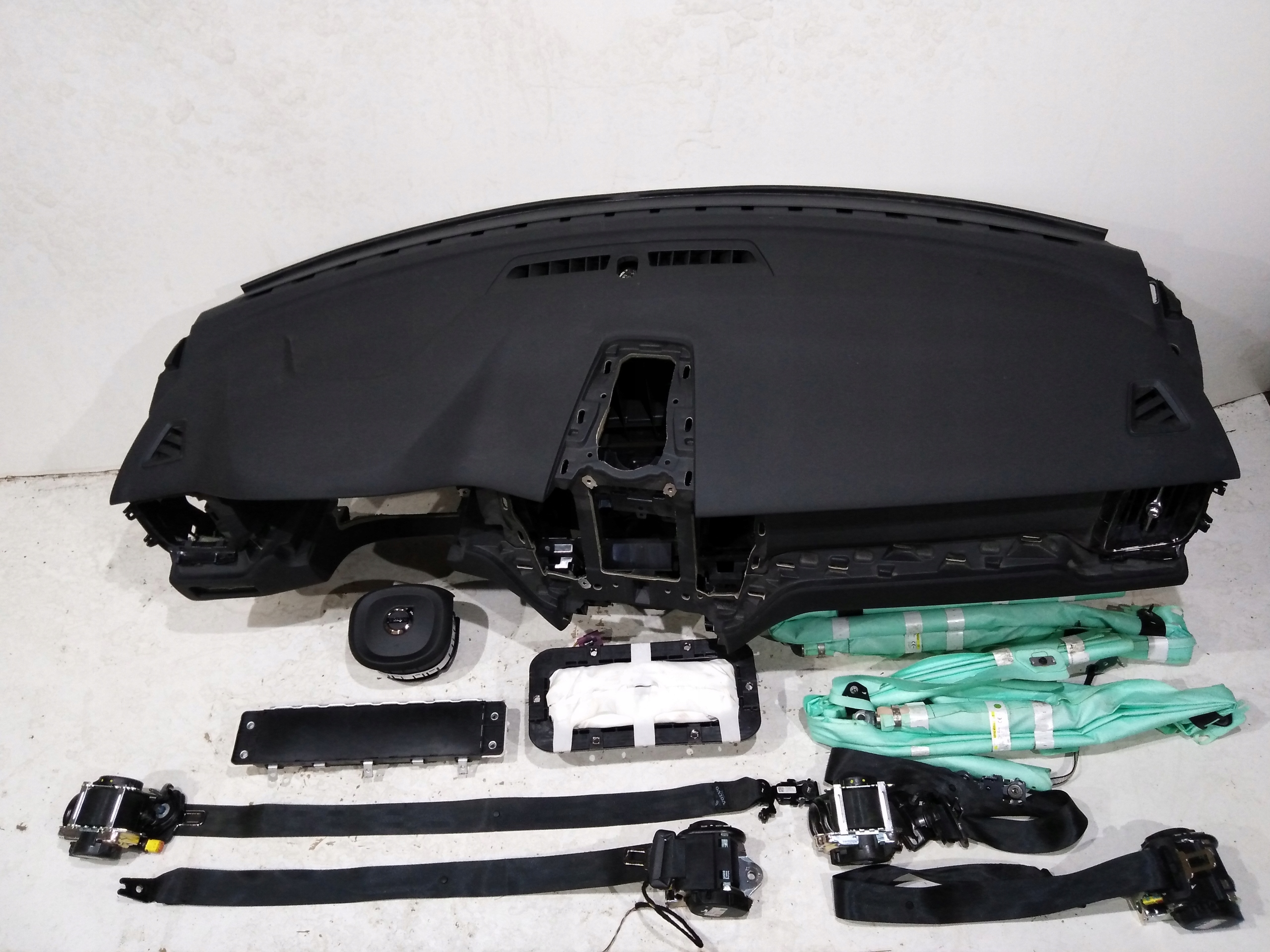 VOLVO XC60 ДОШКА КОНСОЛЬ ПОДУШКА БЕЗПЕКИ РЕМЕНІ