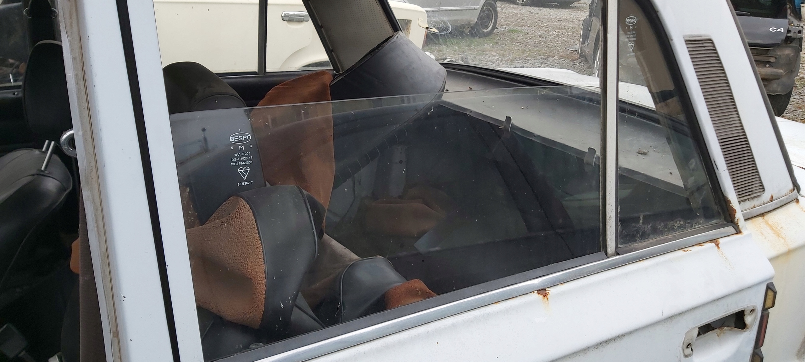 SZYBA DRZWI LEWY TYŁ FIAT 125P