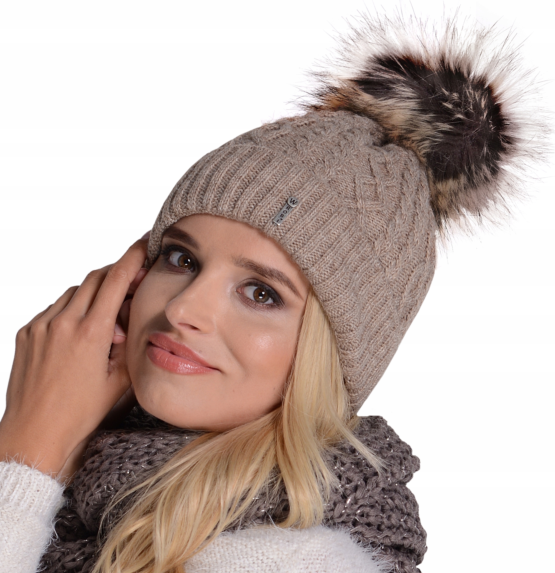 

Ciepła Czapka z polarem New Pompon Pl C17