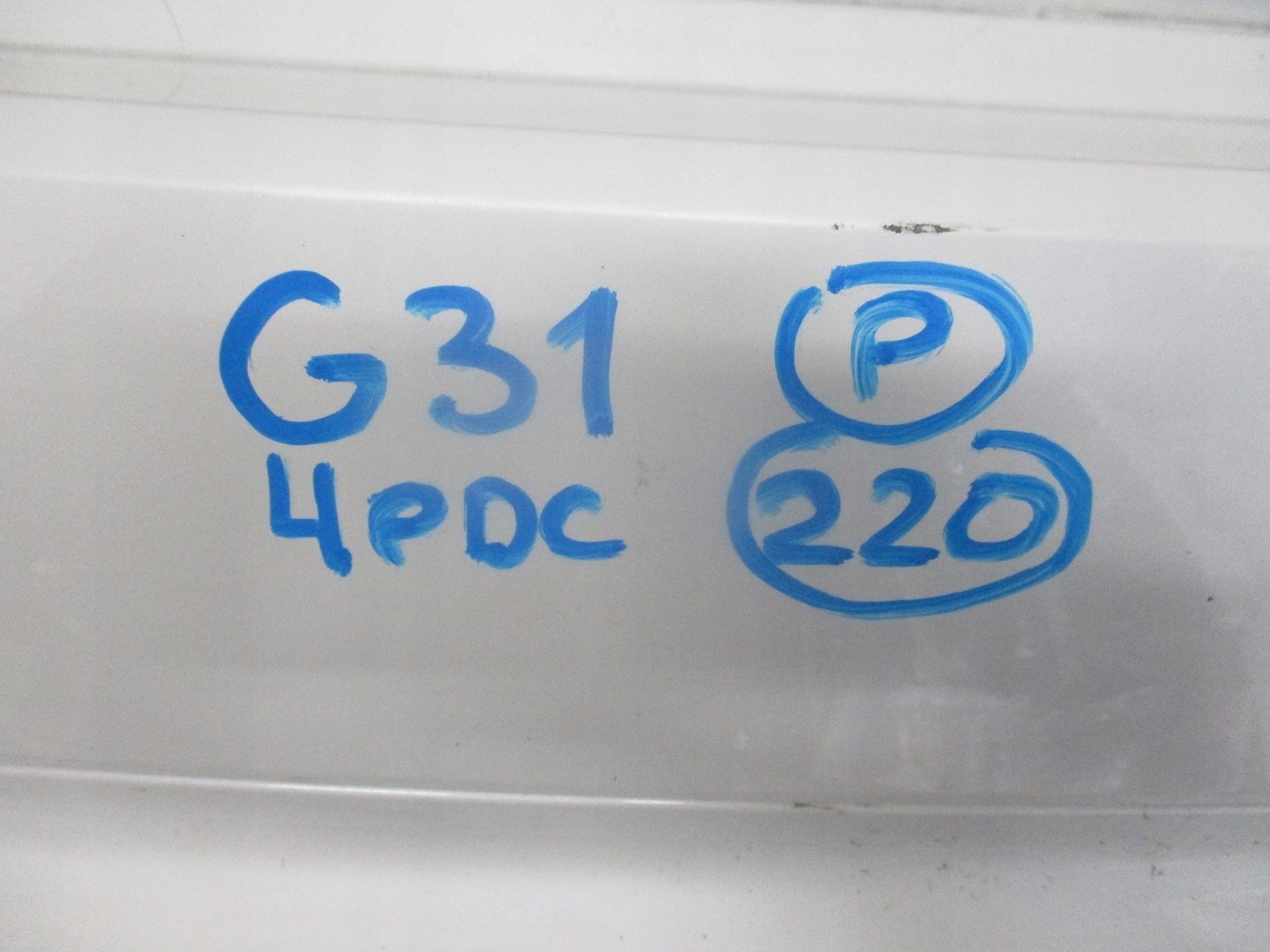 bumper BMW 5 G31 below PDC unprotected rear part