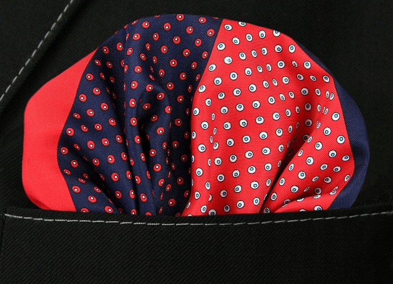 Elegancka i modna poszetka Marka inna