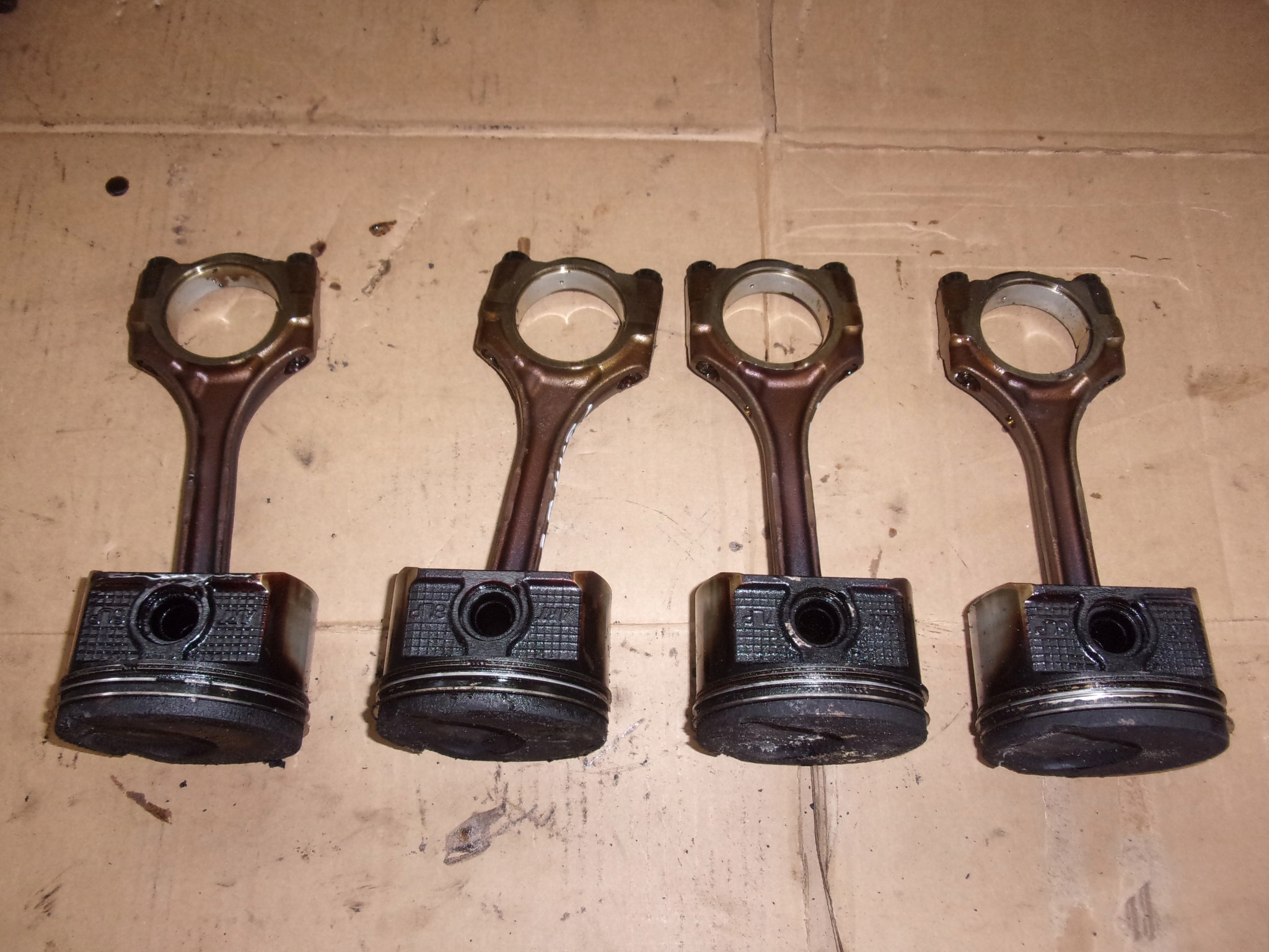 TOYOTA AVENSIS II T25 2 0 VVTI TLOK KORBOWOD