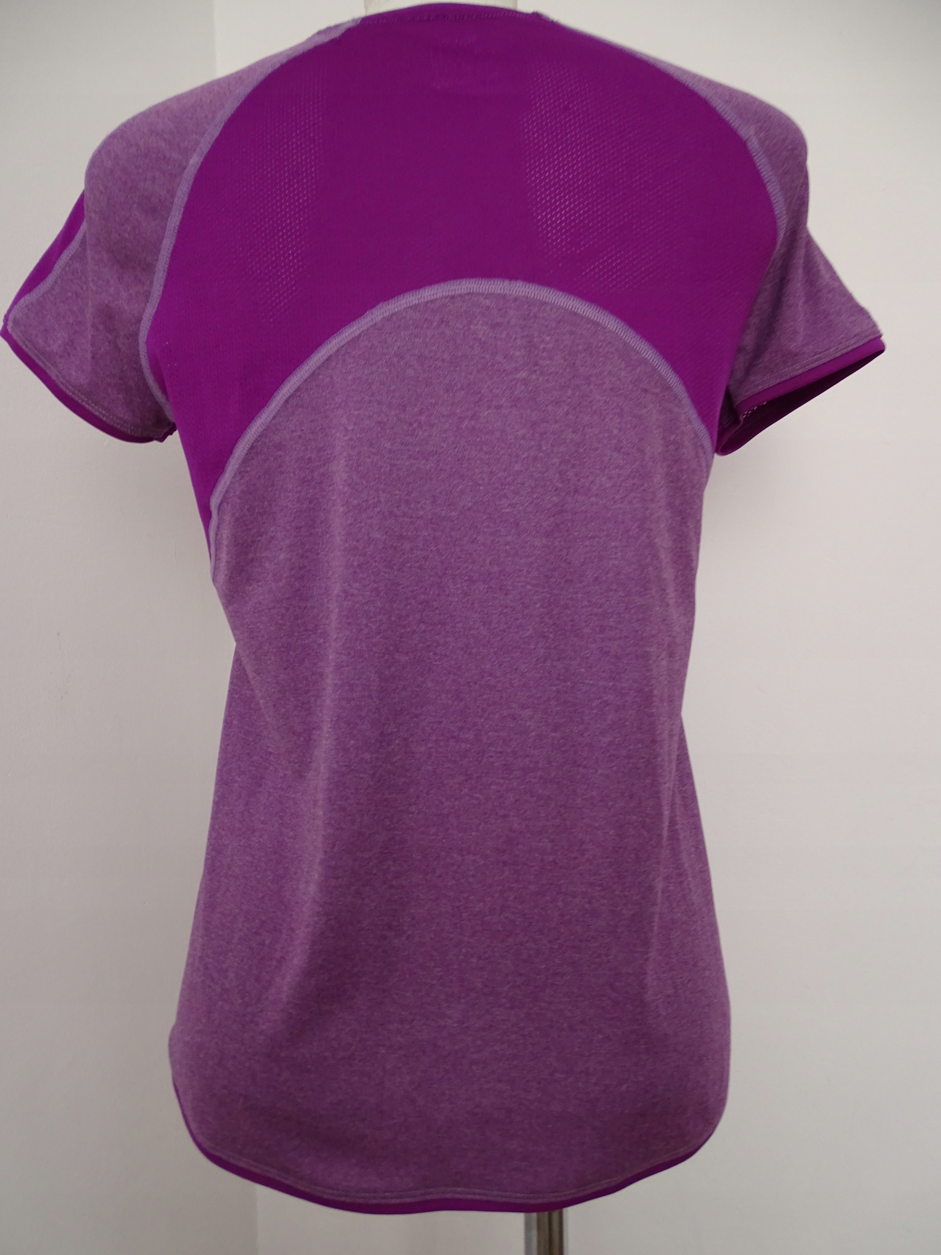 NIKE FIT KOSZULKA Z KRÓTKIM RĘKAWEM 156-166 CM XL Rękaw krótki rękaw