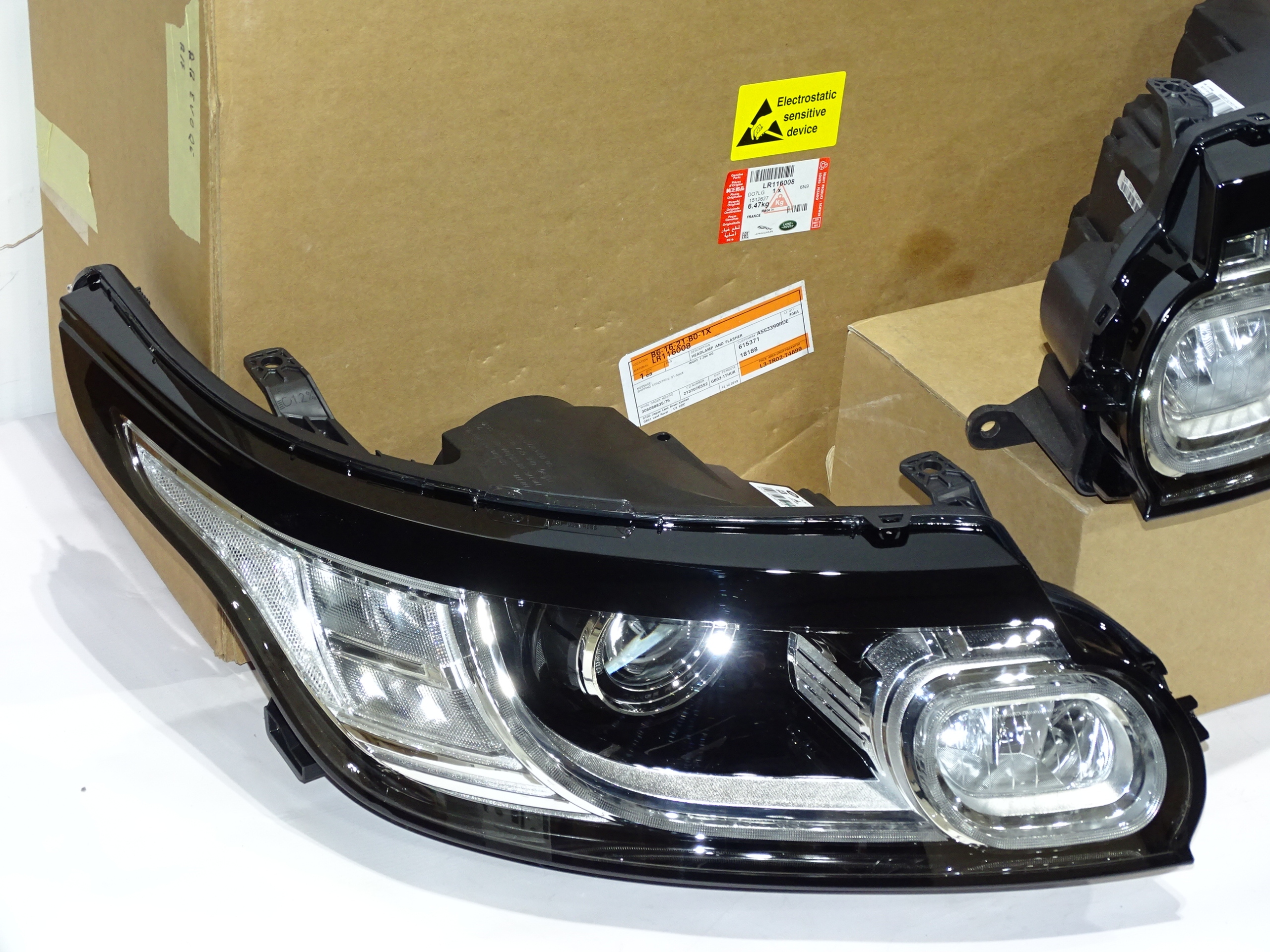 lampa reflektor LED RANGE ROVER EVOQUE L551 19 20 Numer katalogowy oryginału DK6213W029DJ DK6213W030DJ LR057279, LR084140, LR090487, LR090392 DK6213W030D DK6213W029D
