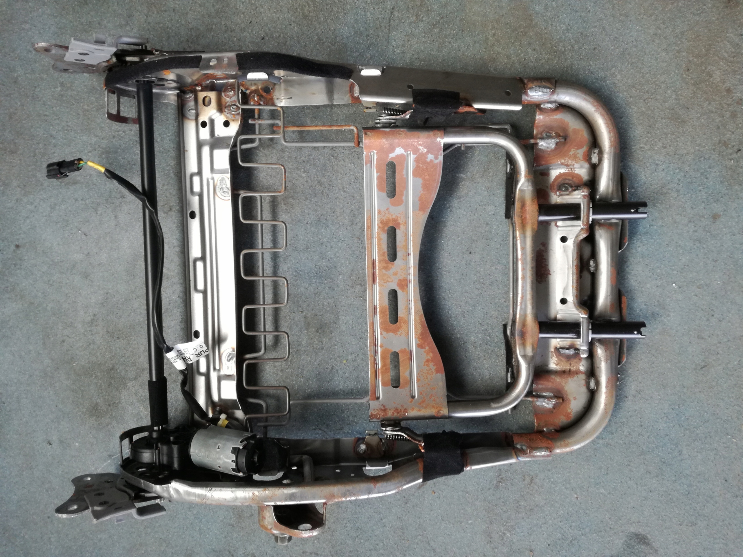 SILNICZEK STELAZ FOTELA PRAWY KIA CARNIVAL III 06 Car type Passenger cars