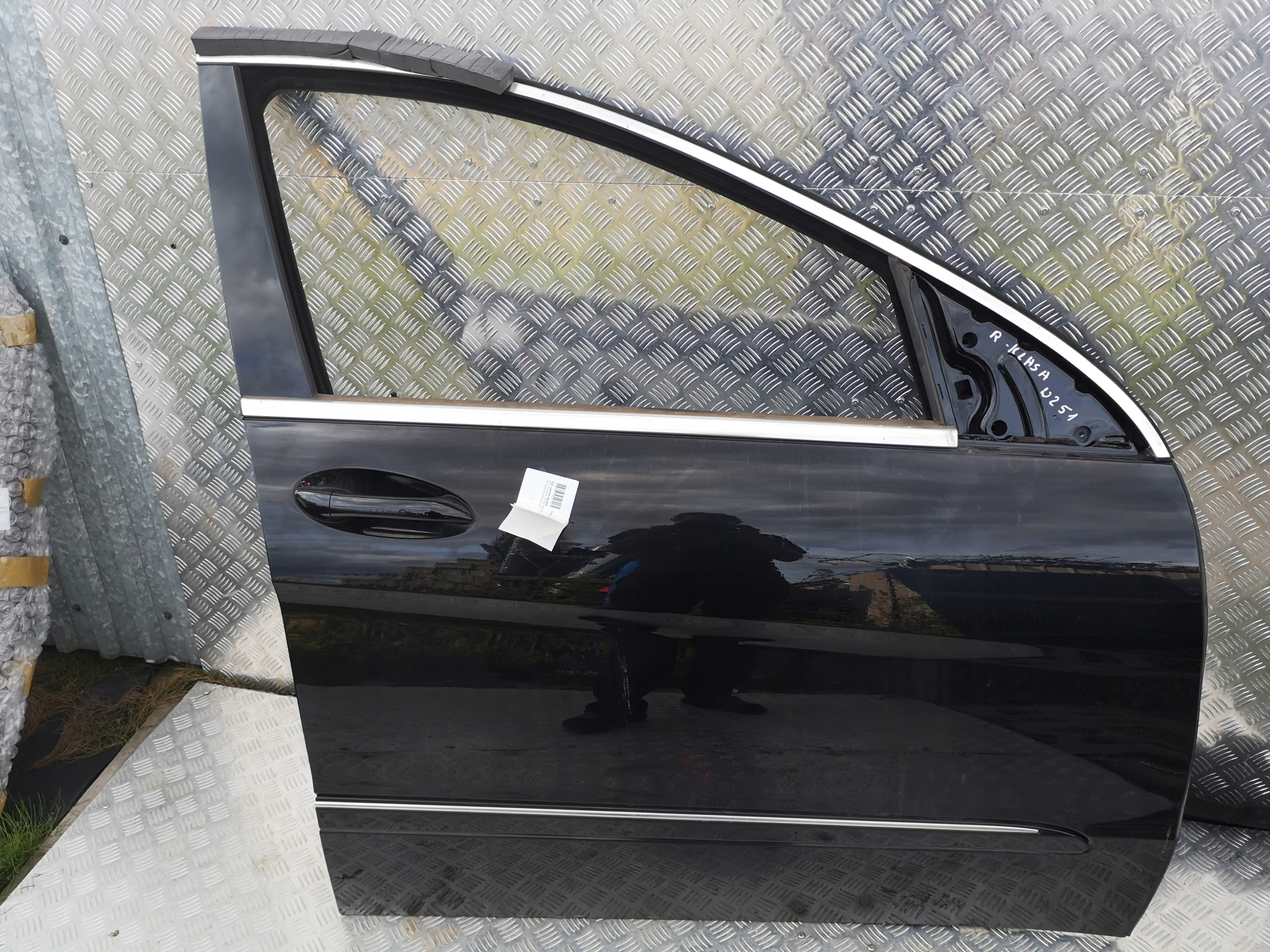 MERCEDES R-KLASA W251 LIFT LONG DRZWI PRAWE PRZÓD Strona zabudowy przód - prawa
