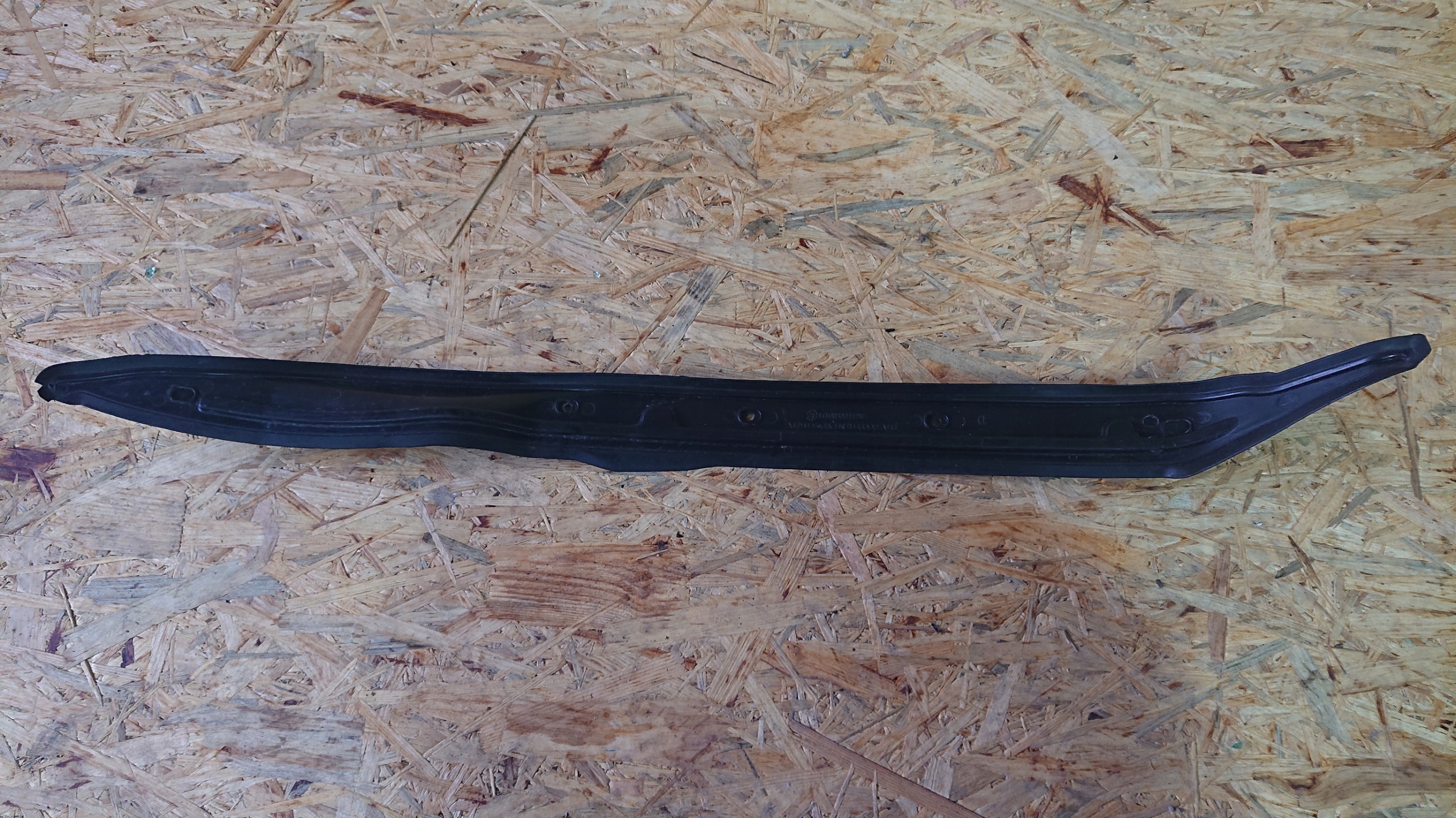 OSŁONA LISTWA BŁOTNIKA C4 PICASSO II 308