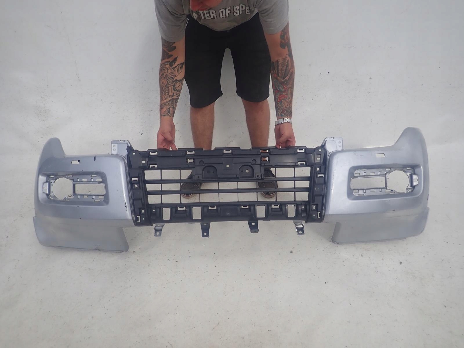 MITSUBISHI PAJERO IV LIFT 14- bumper front washer