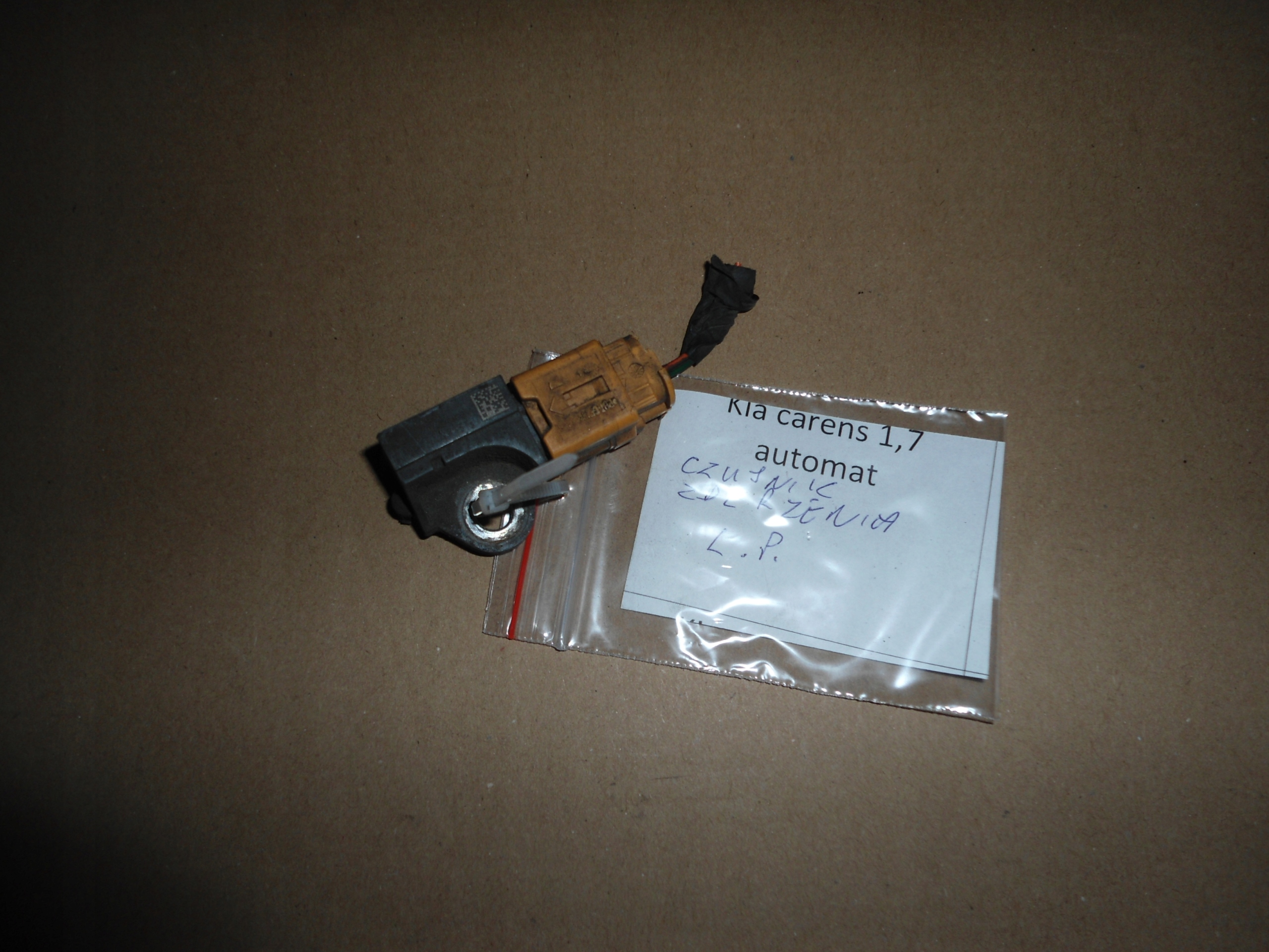 ДАТЧИК УДАРА ЛЕВЫЙ ПЕРЕДНИЙ KIA CARENS IV 14R