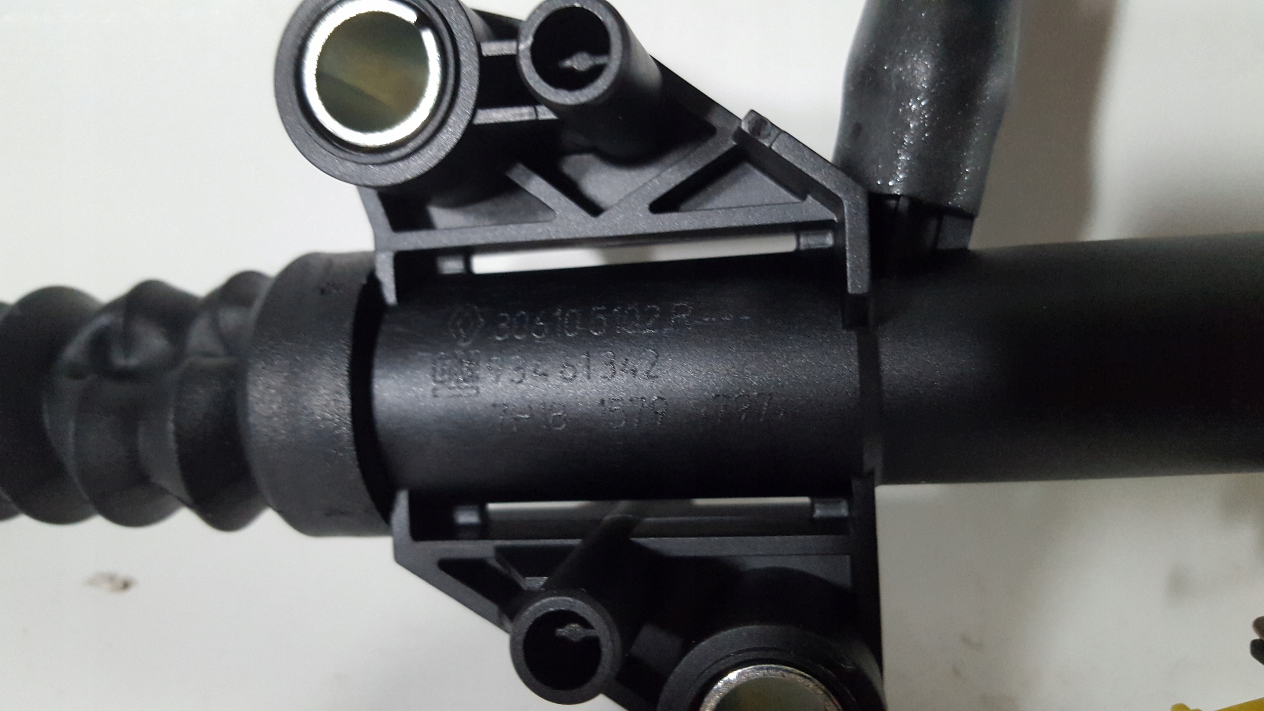 ORGINAL OEM POMPA SPRZEGLA RENAULT Trafic III 1 6 Typ samochodu Samochody osobowe Samochody dostawcze