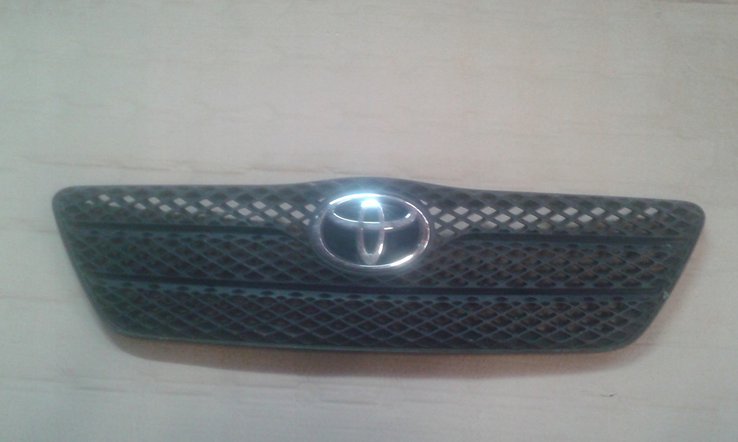 TOYOTA COROLLA E12 02-04 HB ATRAPA GRILL