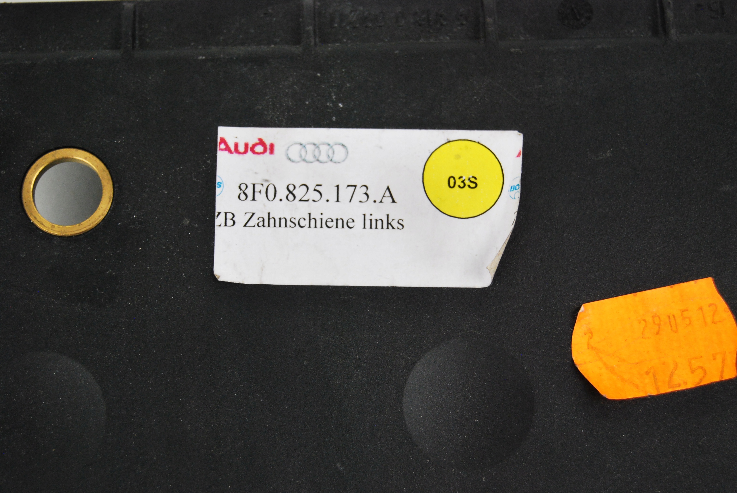 Mocowanie dachu Audi A5 S5 RS5 Cabrio 8F0823173A Numer katalogowy części 8F0823173A