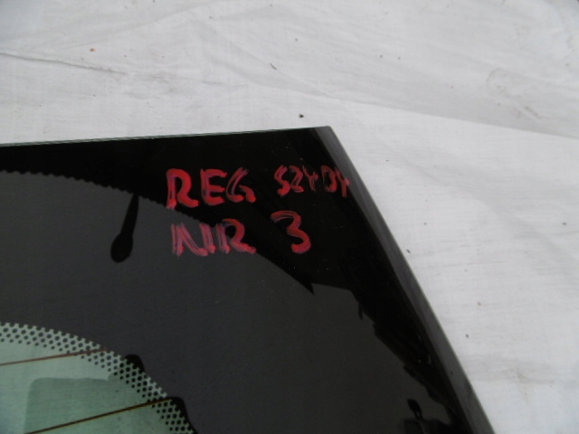 MEGANE III KOMBI SZYBA TYLNA KLAPY TYLNEJ 2010 Producent części Renault OE