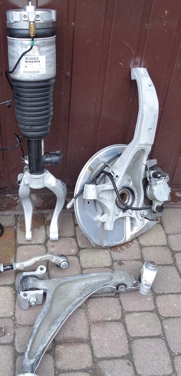 AMORTYZATOR PRZÓD PNEUMATYCZNY LEWY VOLVO XC90 II . Producent części Volvo OE