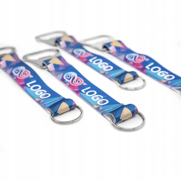 BRELOKI Z NADRUKIEM LOGO NAPISEM 100 SZTUK EAN (GTIN) 5905054683542