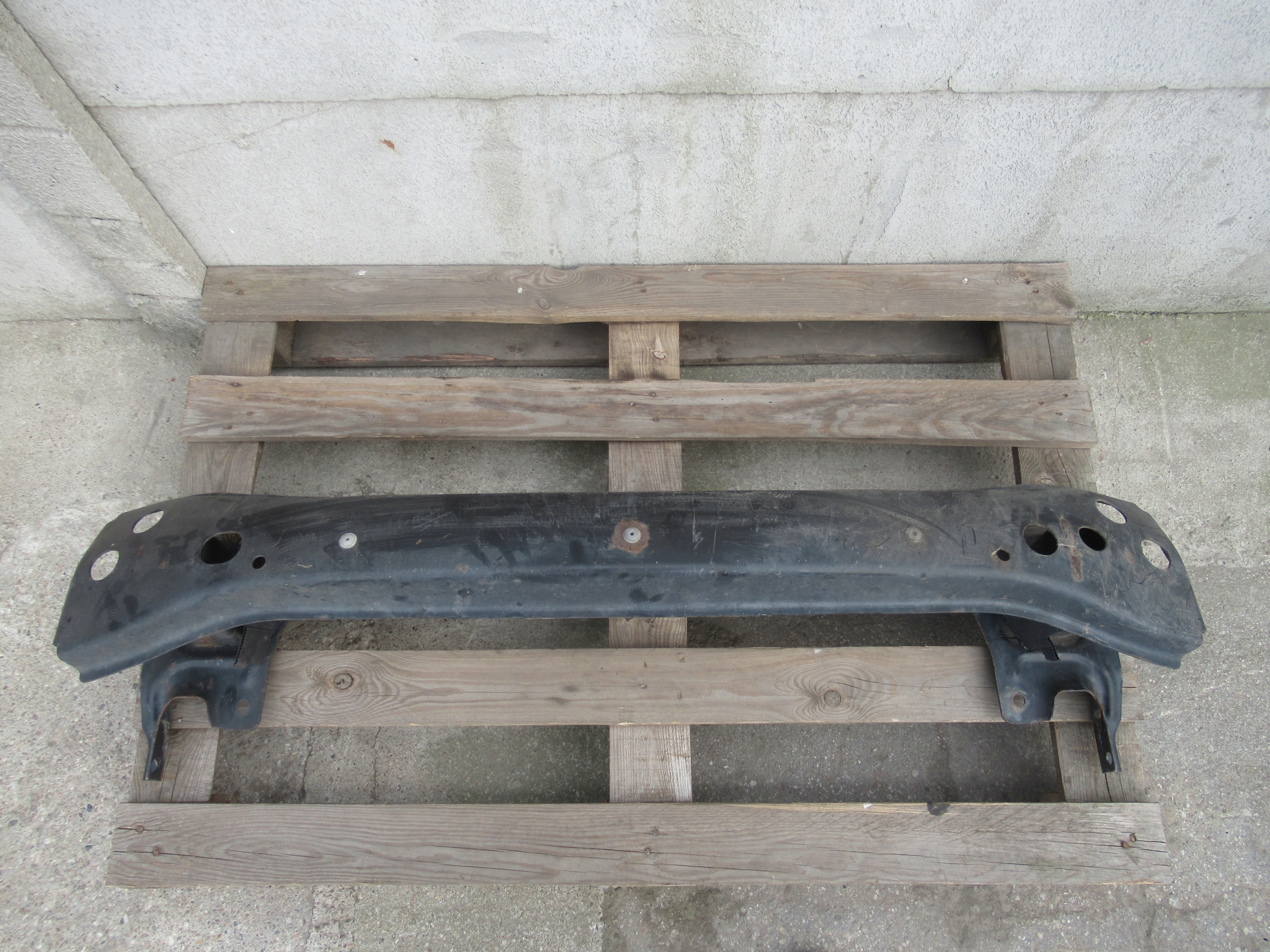 TRAVERSE PARE CHOC AVANT VW T5 7H0807109