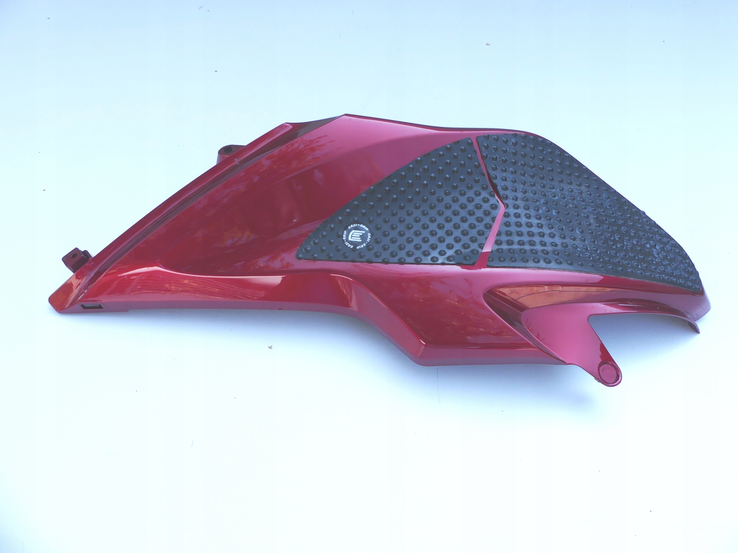 64431-K98-E000 - + НАКЛАДКА L БАК СТОРОНА HONDA CB CBF 125 18 +