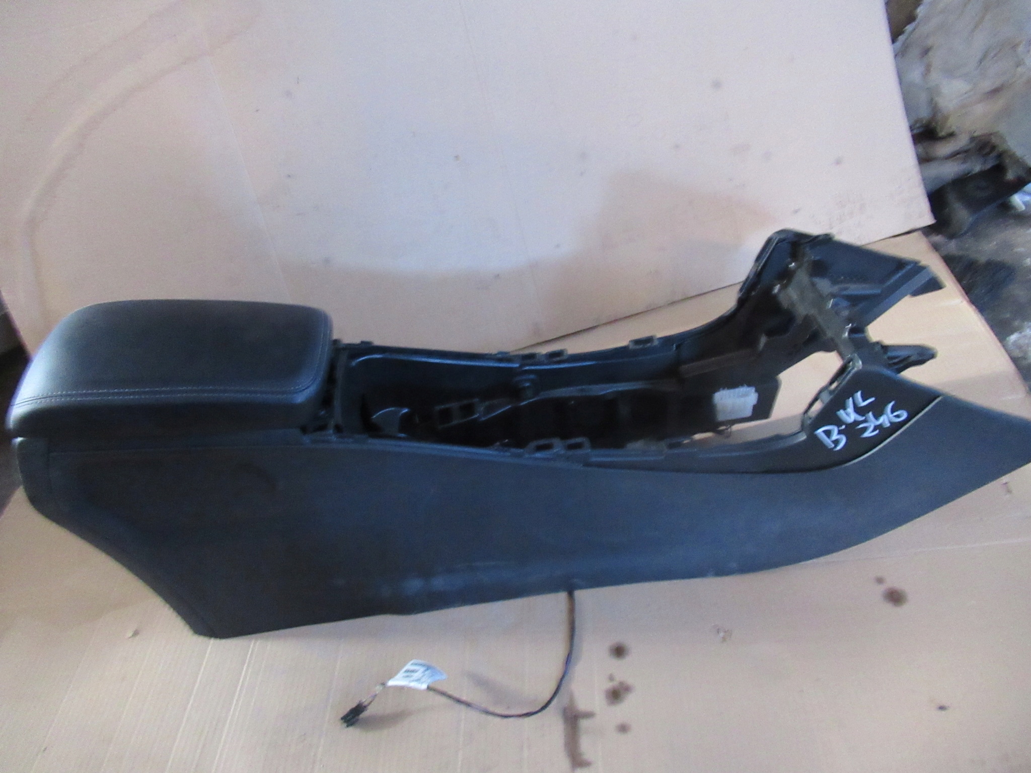 MERCEDES W246 тунель подлокотник