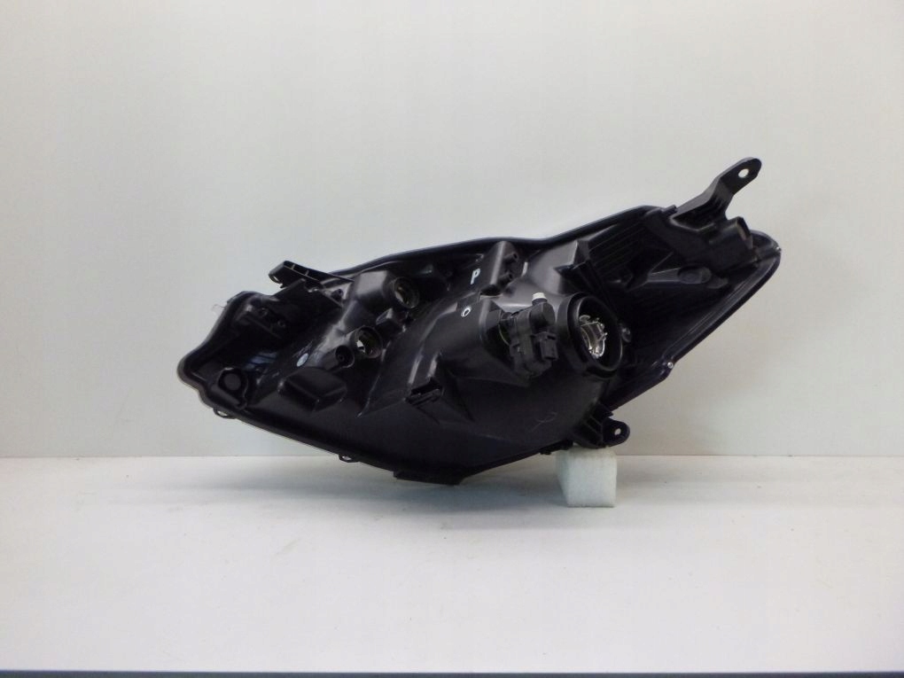TOYOTA YARIS III LIFT 13- light front right