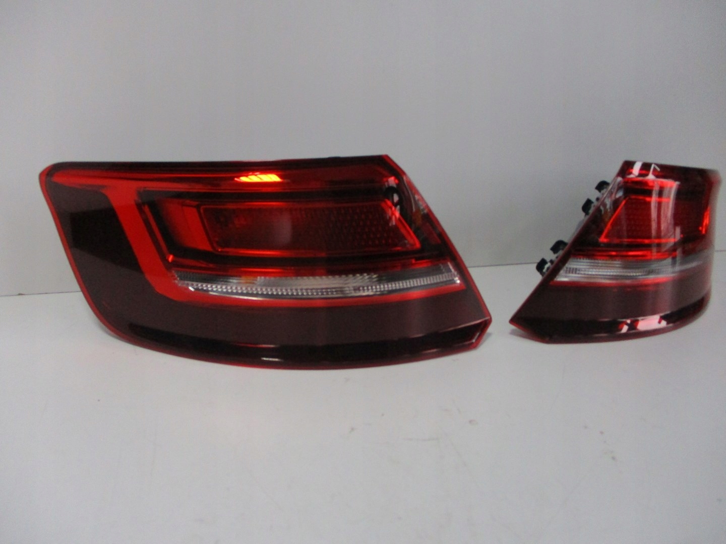 фонарь Audi A3 8V0 HB РЕСТАЙЛИНГ правый