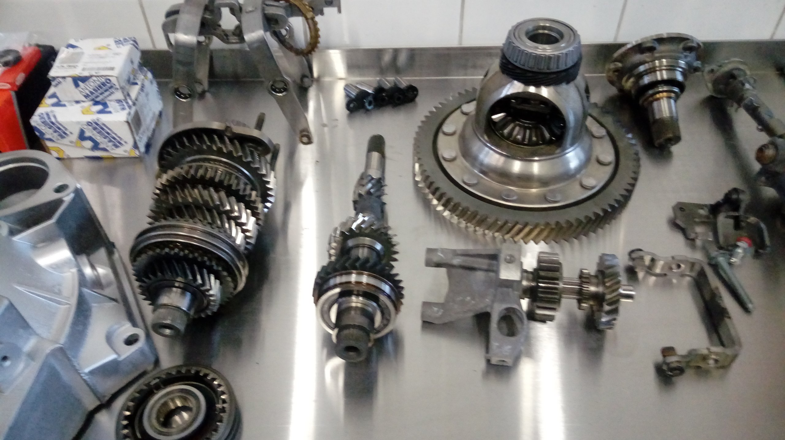 Skrzynia 5 Biegów MWX SKODA OCTAVIA III 1.6 TDI Producent części Volkswagen OE