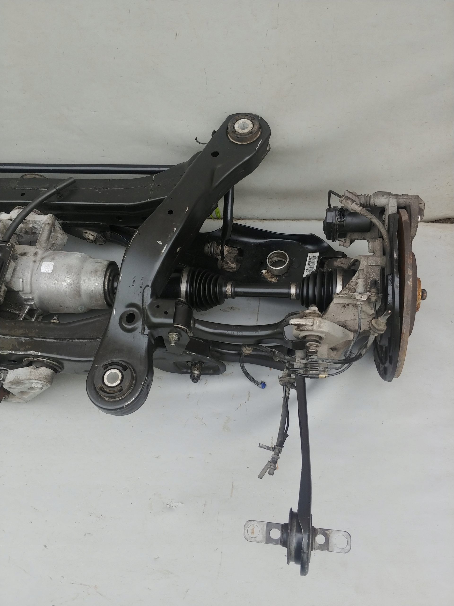 ZAWIESZENIE LEWY TYŁ ZWROTNICA TYLNA CHEROKEE KL