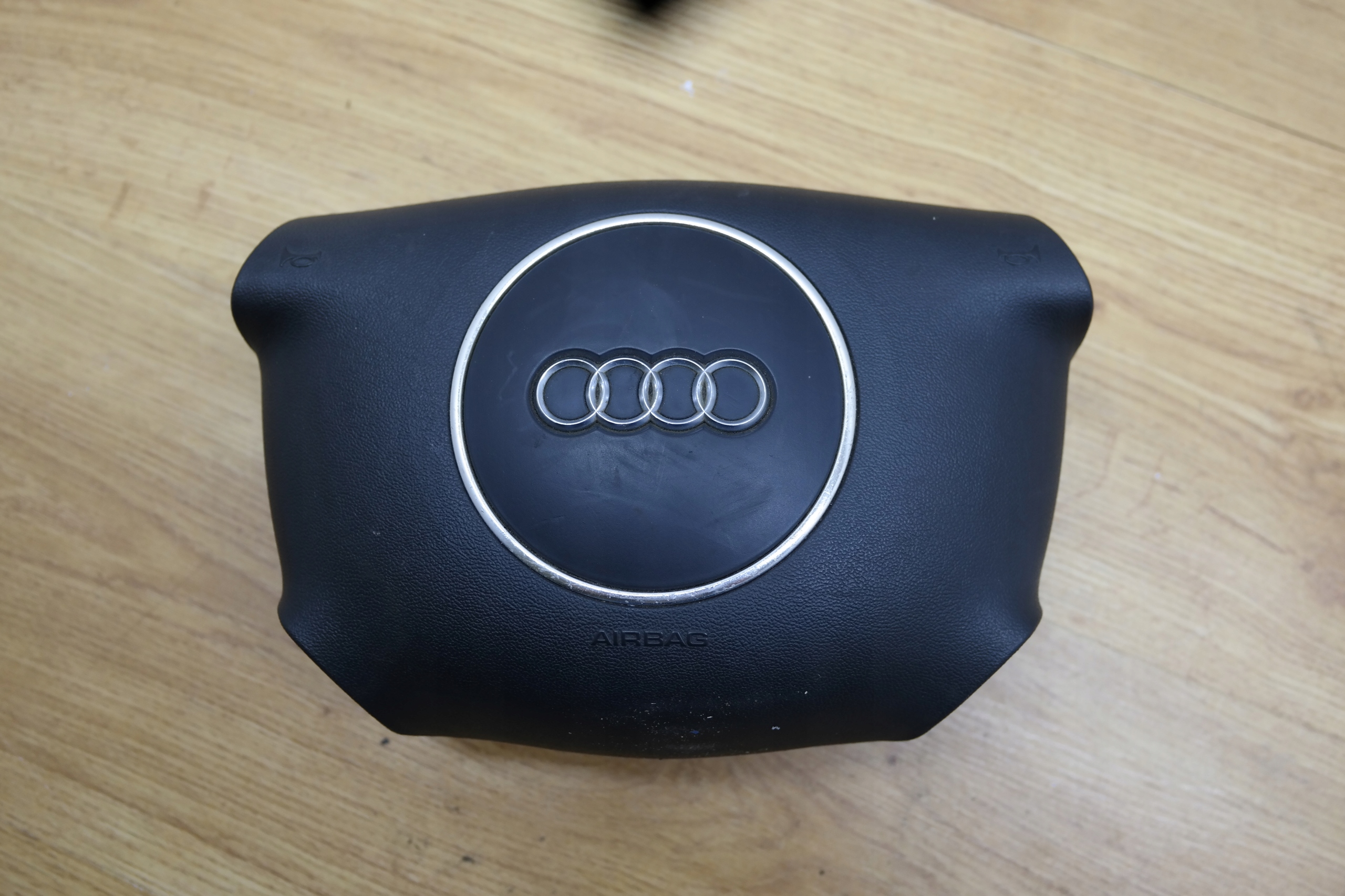 подушка водители подушки безопасности Audi OE 8E0880201D
