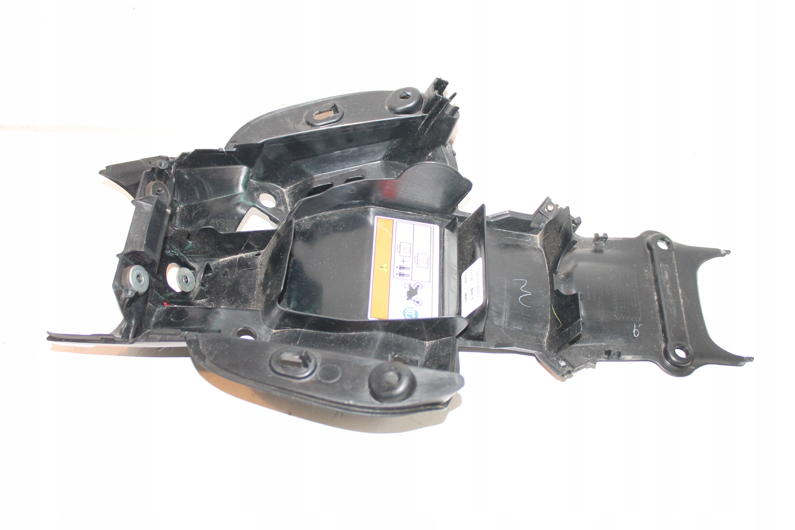 HONDA CB 125 R 2018 ЗАПОВНЕННЯ ХВІСТ ЗАДУПКА