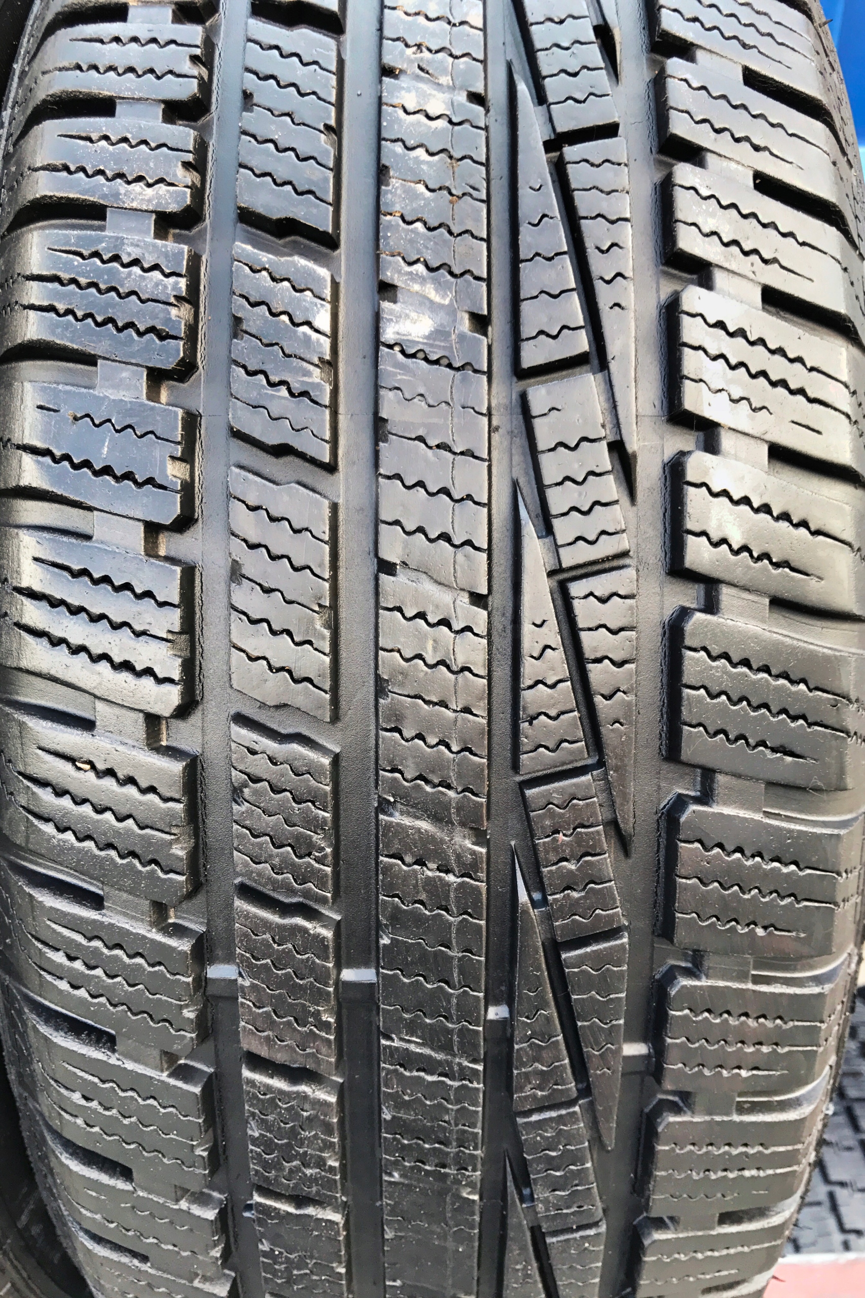 4x 215/65R16 GOODYEAR UG PERFORMANCE 98H ZIMA Profil opony 65