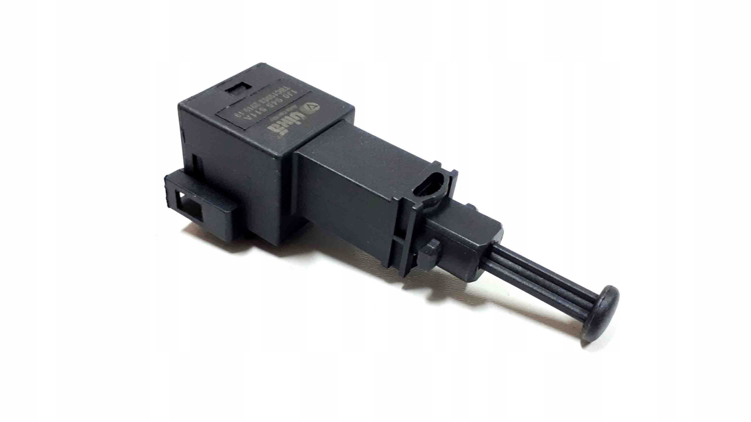 WŁĄCZNIK ŚWIATEŁ STOP A3 OCTAVIA GOLF 1J0945511A