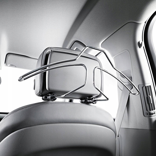 WIESZAK SAMOCHODOWY NA UBRANIA KOLEKCJA AUDI ASO EAN (GTIN) 4039378543471