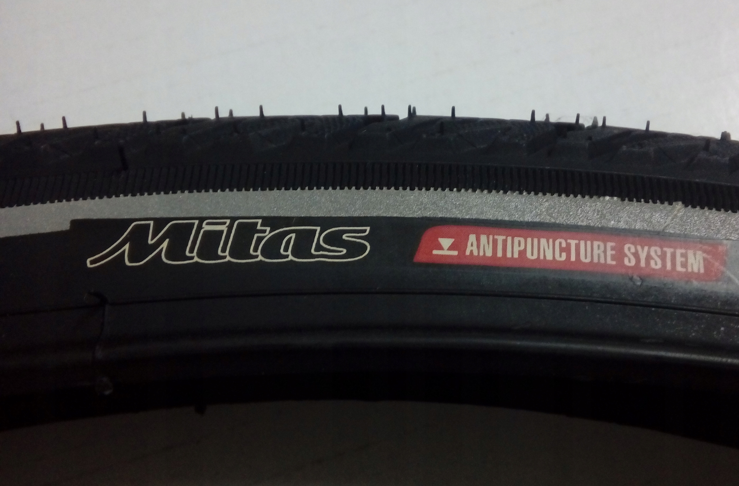 

Opona Mitas V69 Hook 42-622 28x1.60 Aps Rs 700x40C