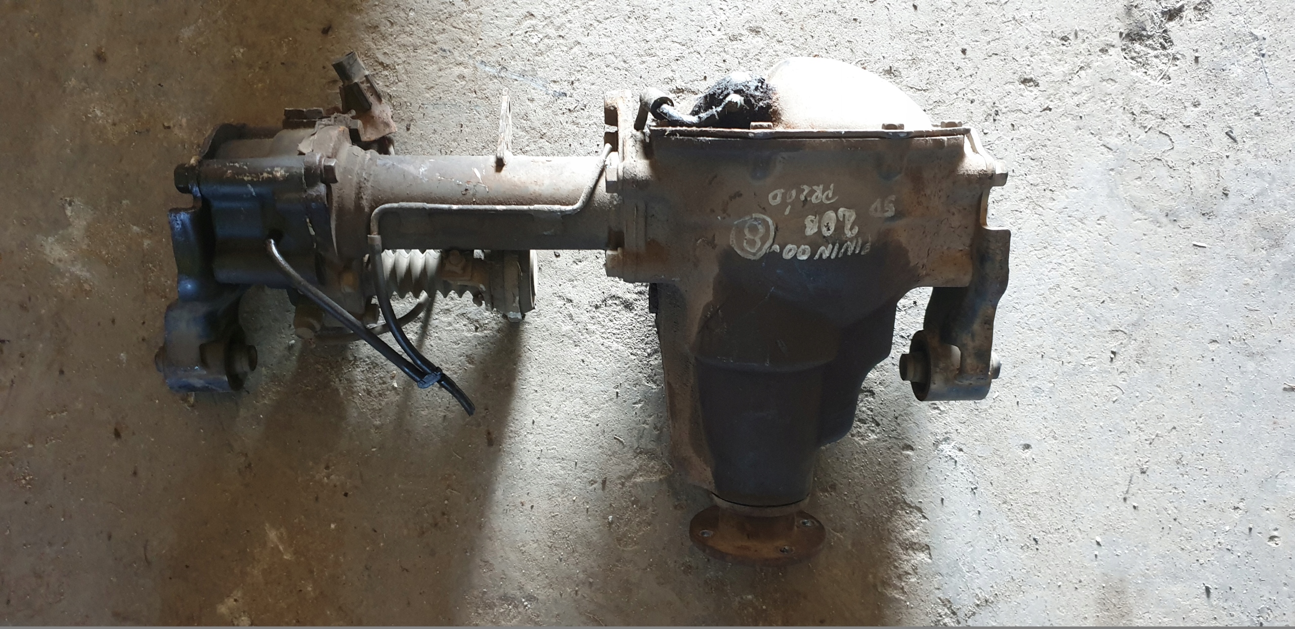 MITSUBISHI PININ 01R MOST PRZEDNI MR377539