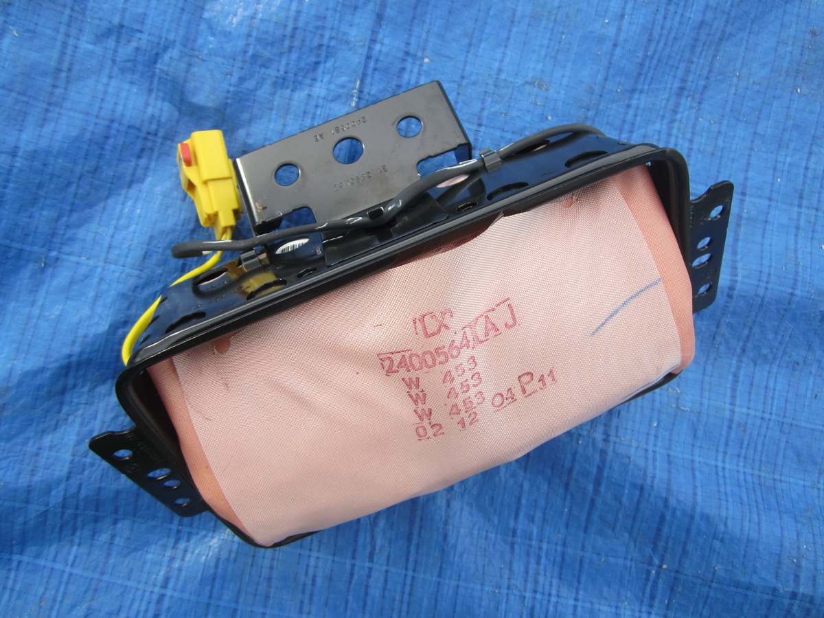 Подушка AIRBAG пасажира Dodge Магнум00c 2005