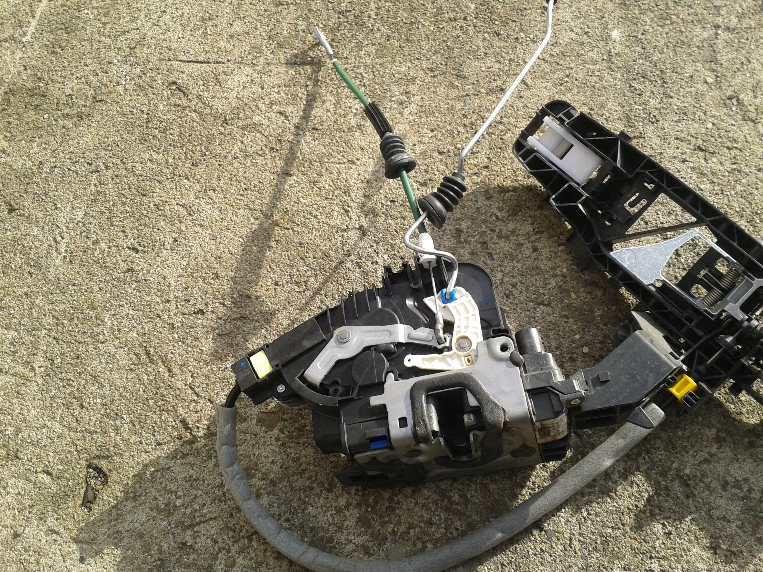 Замок правий задній MERCEDES GLC W253 A2220064099