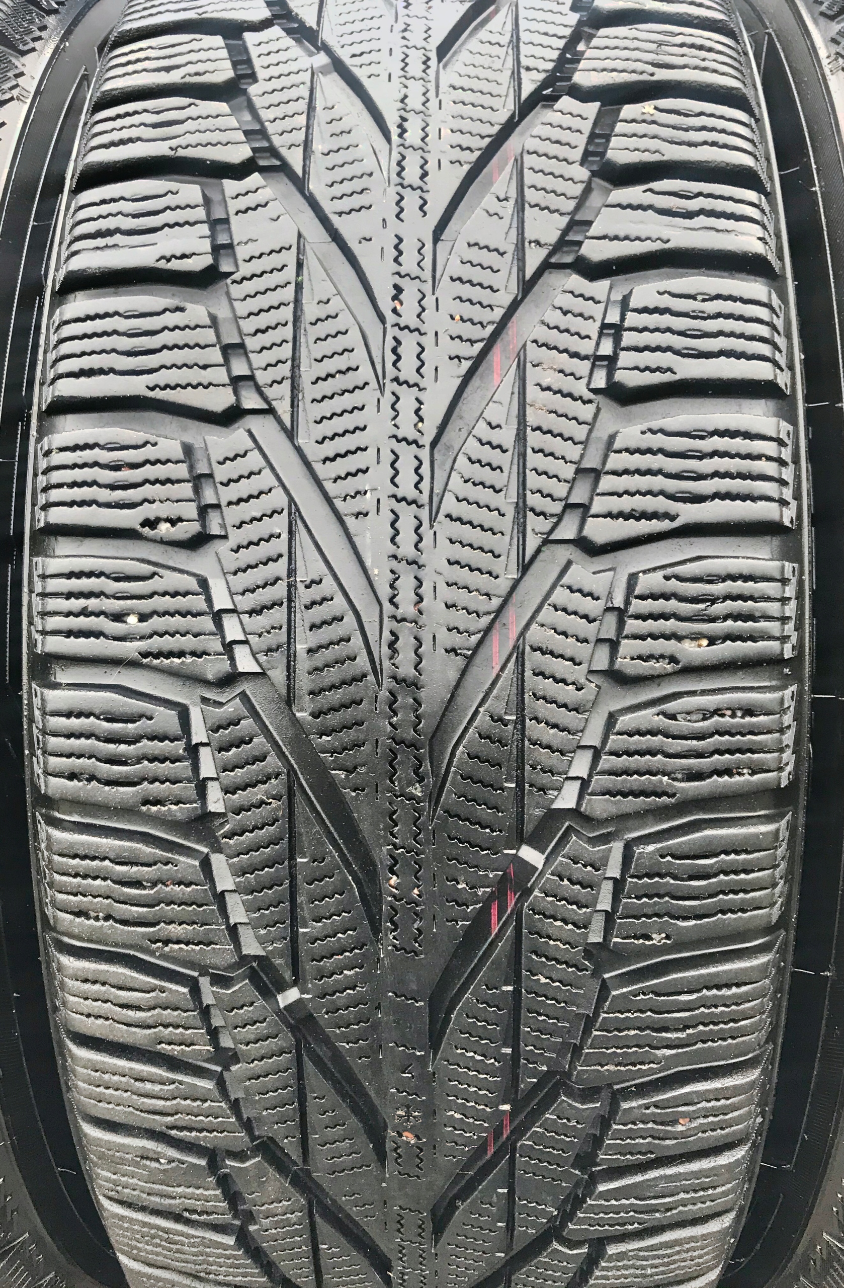 4x 215/65R16 NOKIAN HAKKAPELITTA R2 SUV 102R ZIMA Sezon zimowe