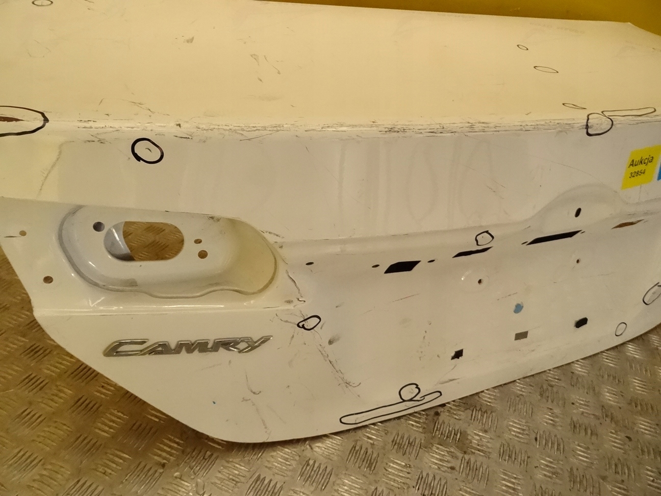 TOYOTA CAMRY 2011-2015 KLAPA TYŁ POKRYWA BAGAŻNIKA Producent części Toyota OE