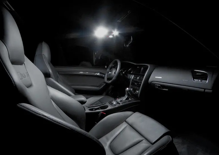 AUDI A5 Zestaw LED do wnętrza 12szt 6000K biel Producent Inny