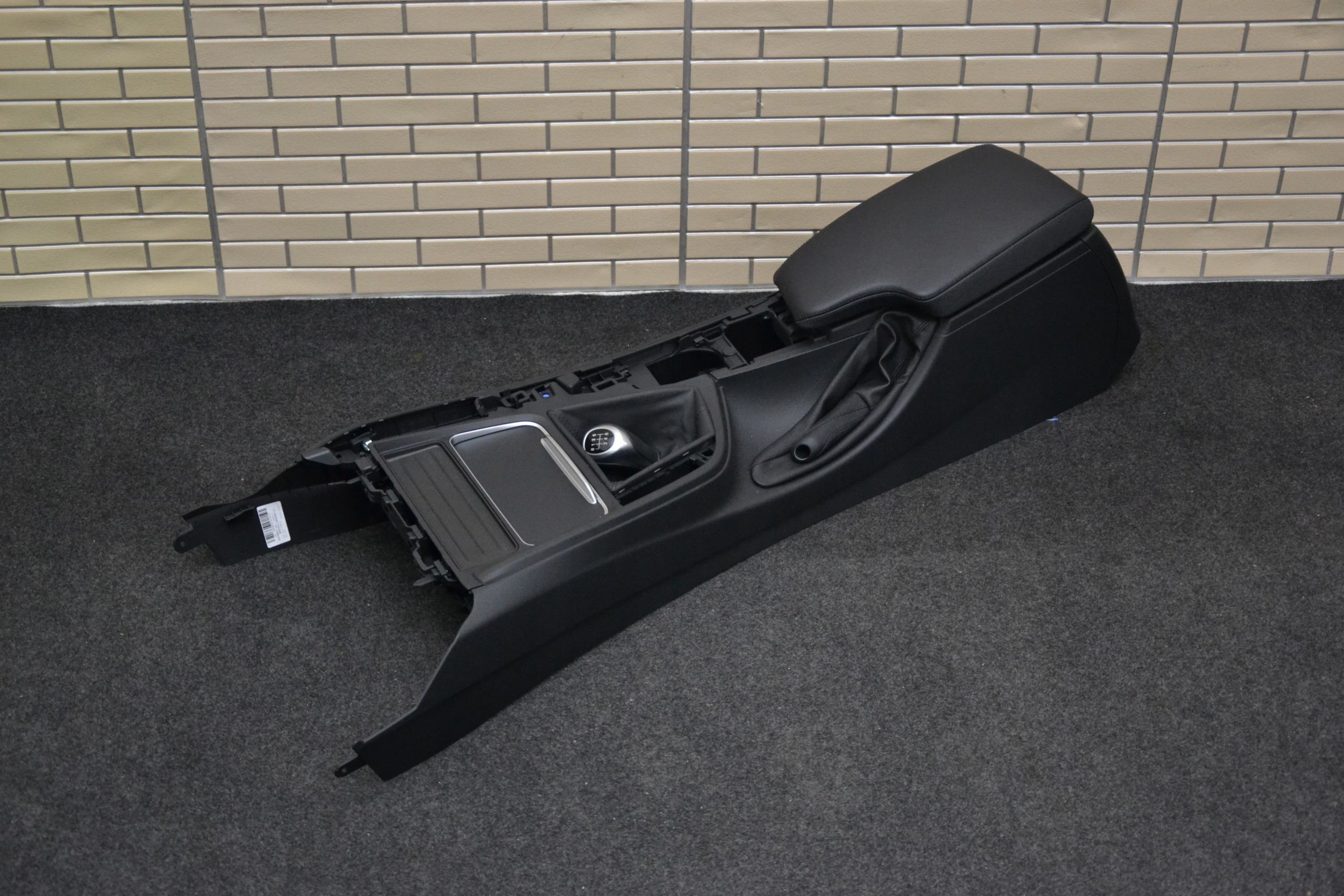 BMW 4 кабриолет F33 центральный подлокотник