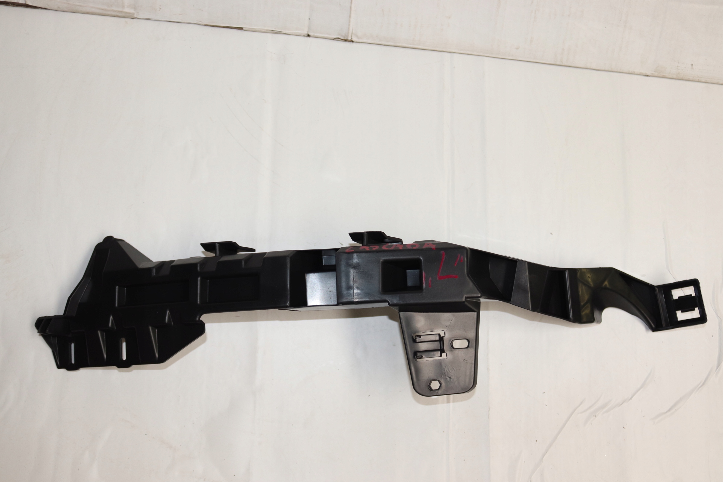 Opel Cascada Držák Upevnění Lampy Levý