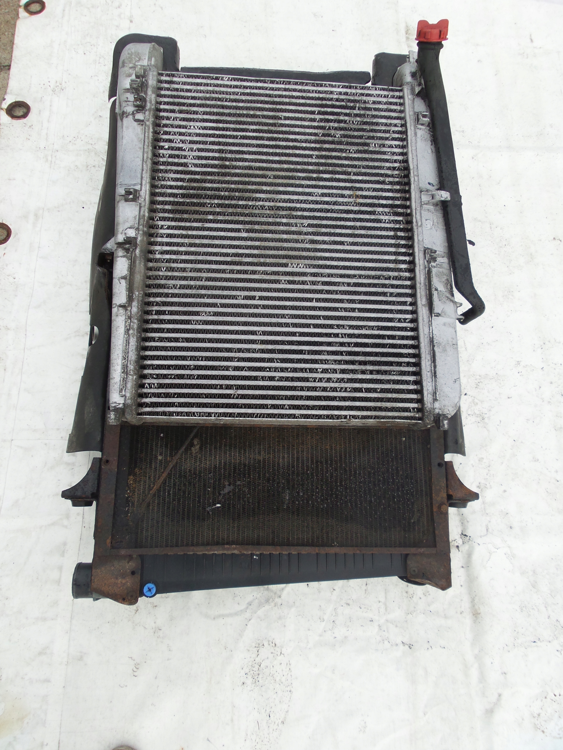 CHŁODNICA INTERCOOLER WODY KOMPLET DAF 85 CF