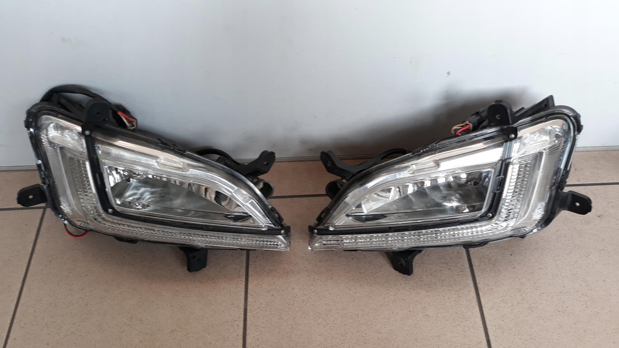 HYUNDAI TUCSON II LIFT 2018-ГАЛОГЕННЫЙ СВЕТОДИОДНЫЙ DRL ЛЕВЫЙ